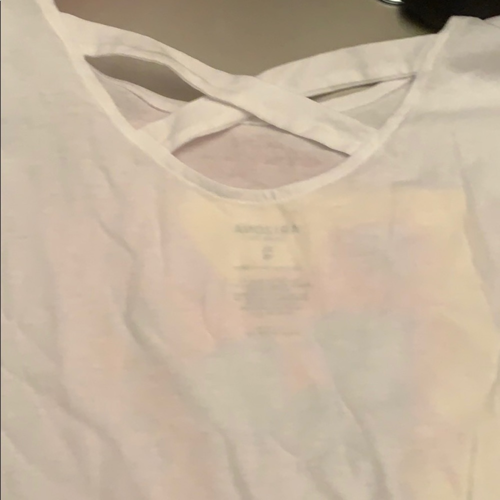 White tee - Picture 2 of 3